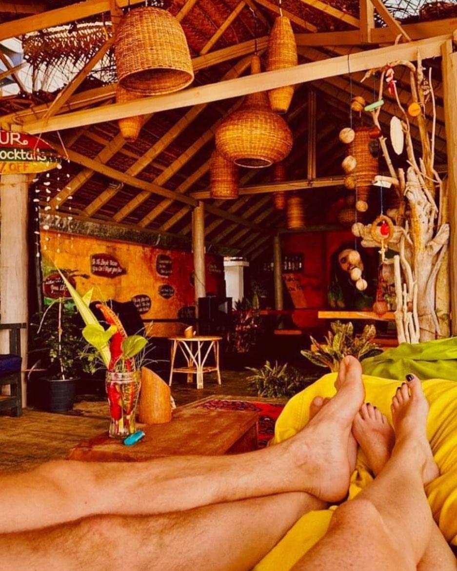 Backpack Beach Hostel & Reggae Bar Boossa Exterior photo