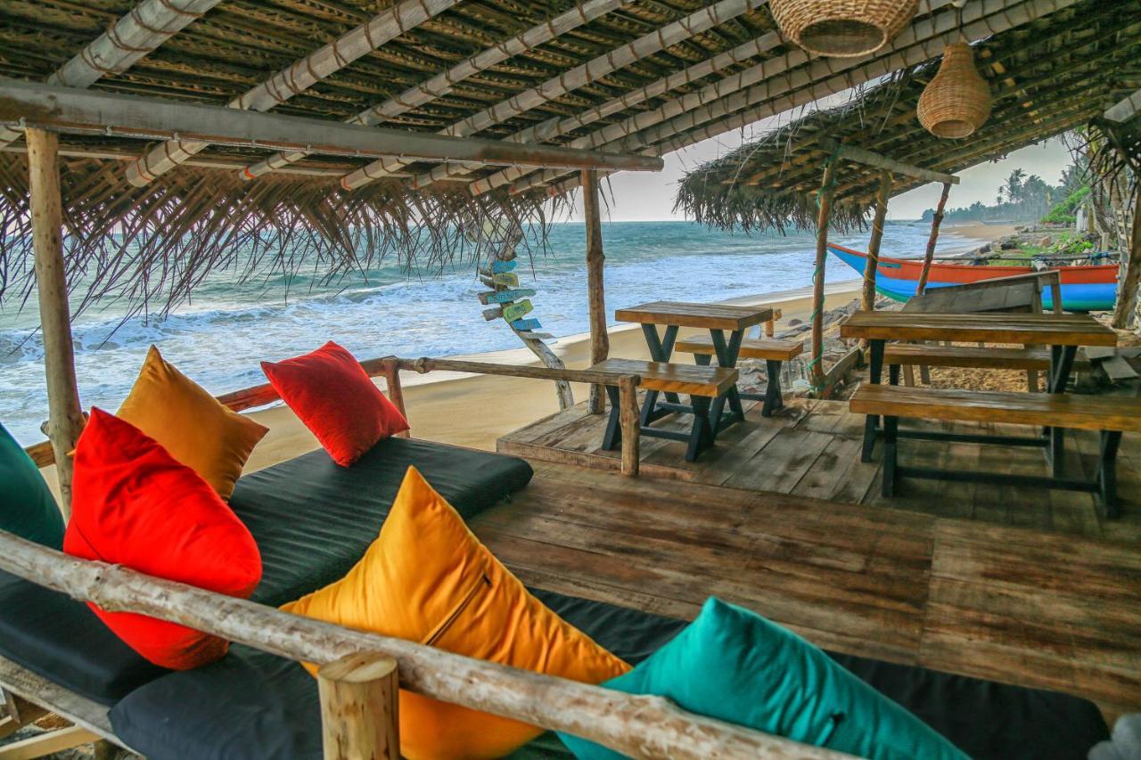 Backpack Beach Hostel & Reggae Bar Boossa Exterior photo